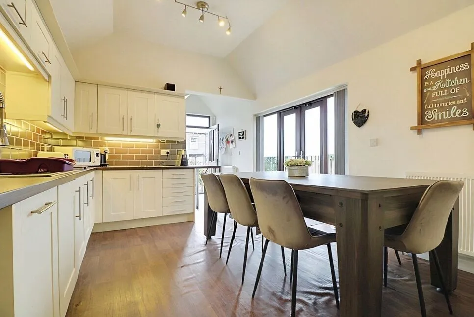 Whitcliffe Road, Cleckheaton, West Yorkshire, BD19, photo 6