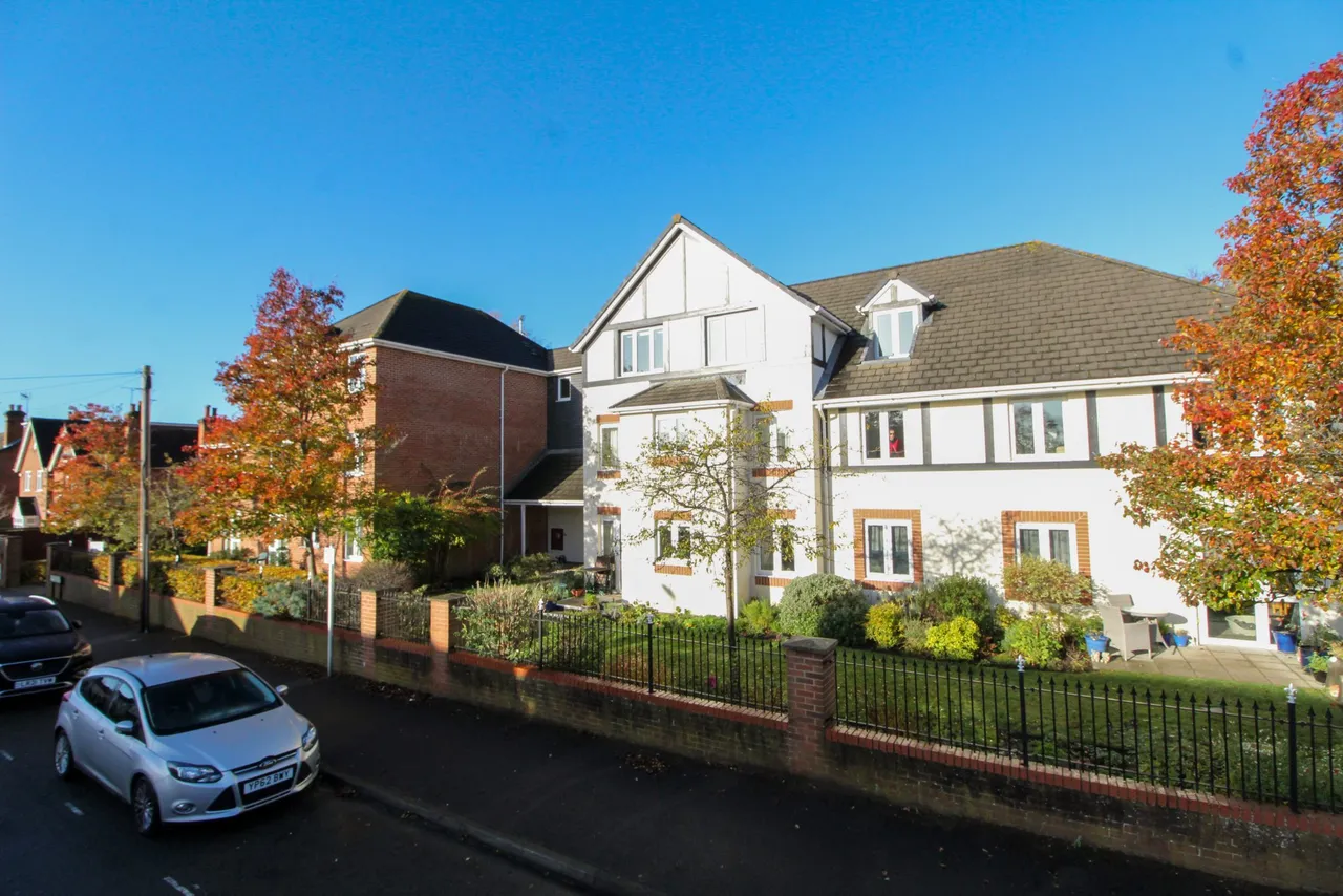 1 bed property for sale — Flat 11, Argyll Court Clarence Road, Fleet, GU51 3SH