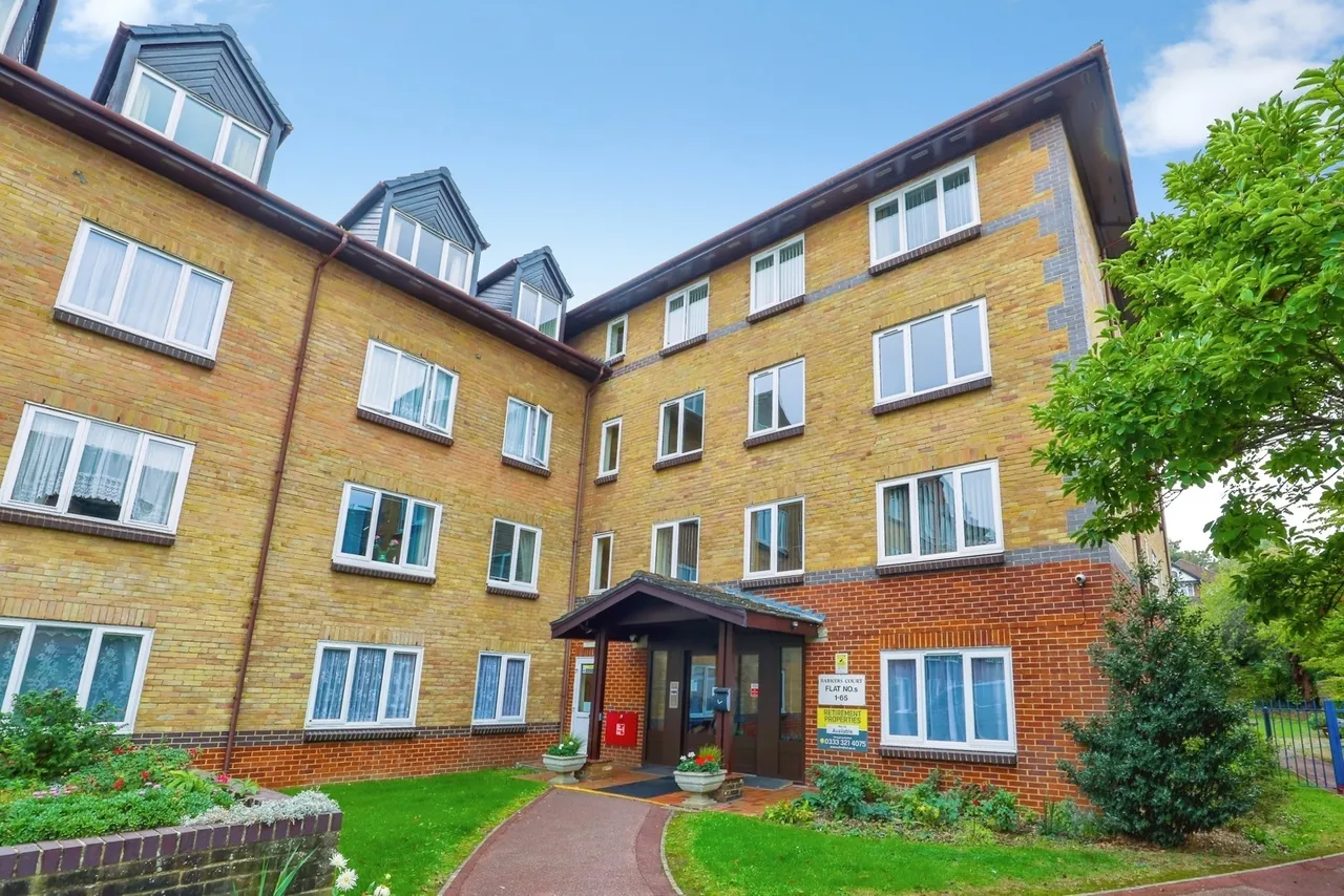 1 bed flat for sale, Barkers Court, Sittingbourne, ME10