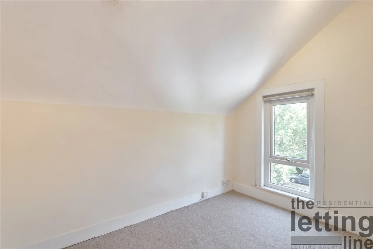 The Ridgeway, Enfield, Middlesex, EN2 8NX, photo 8