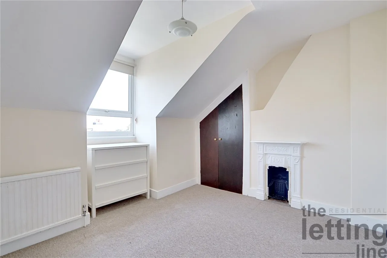 The Ridgeway, Enfield, Middlesex, EN2 8NX, photo 5