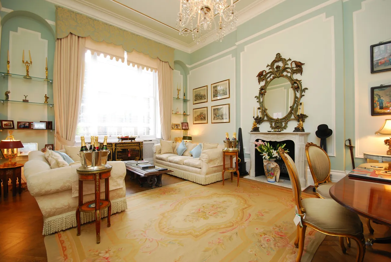 2 bed flat to rent, London, W2