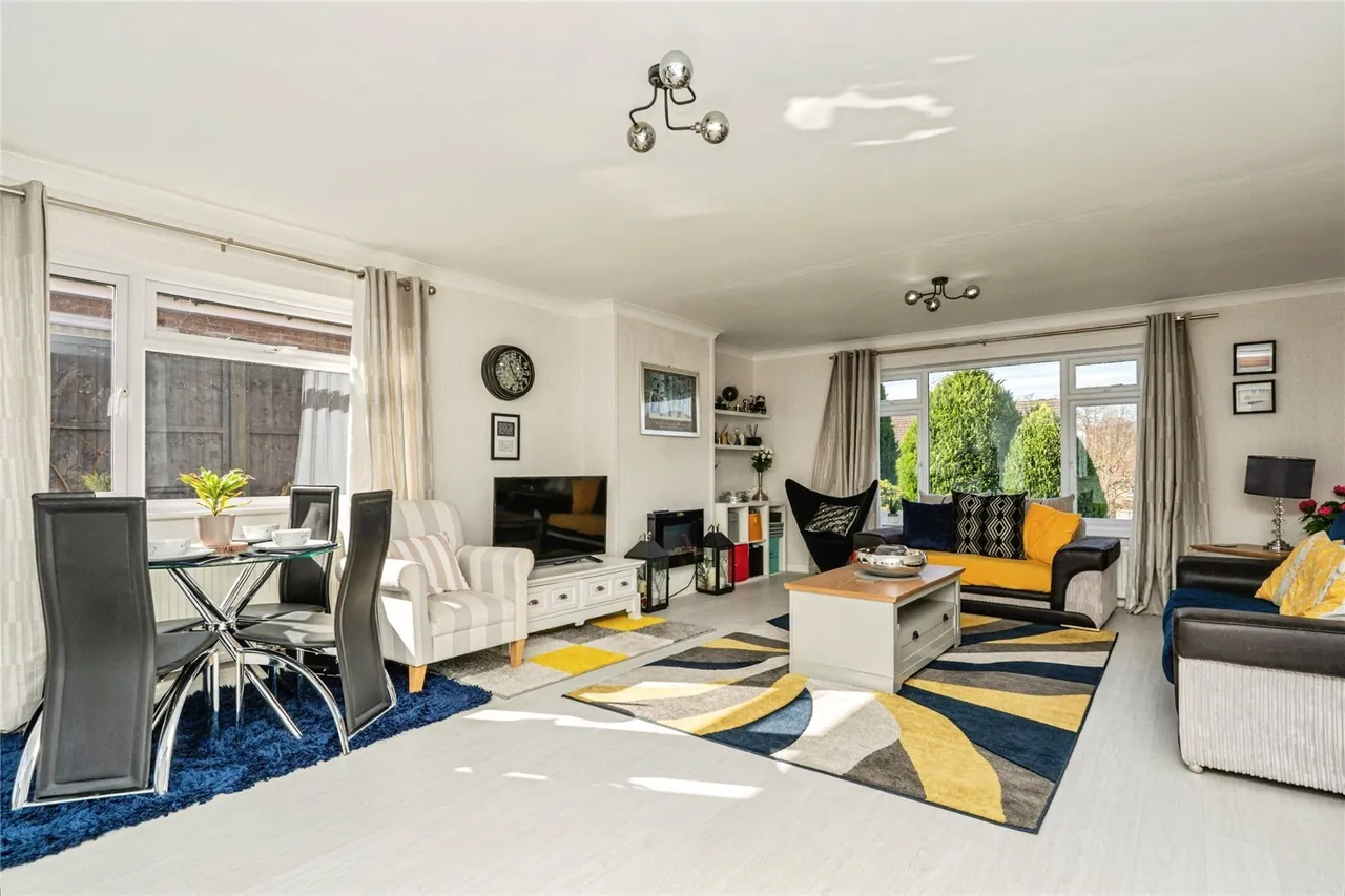 Downsview Drive, Midhurst, GU29, photo 13