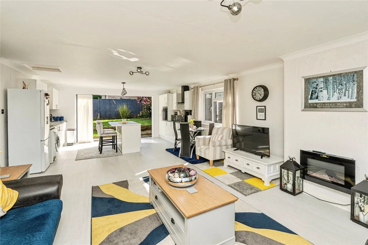 Downsview Drive, Midhurst, GU29, photo 4
