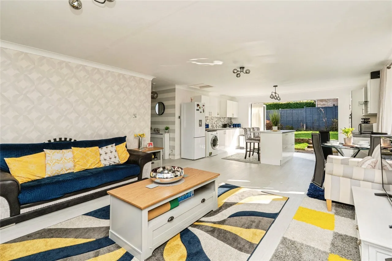 Downsview Drive, Midhurst, GU29, photo 14
