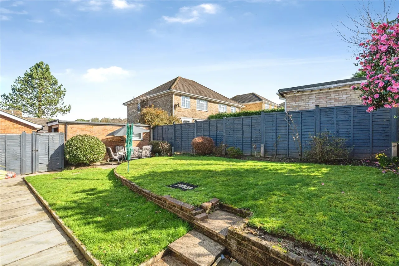 Downsview Drive, Midhurst, GU29, photo 11