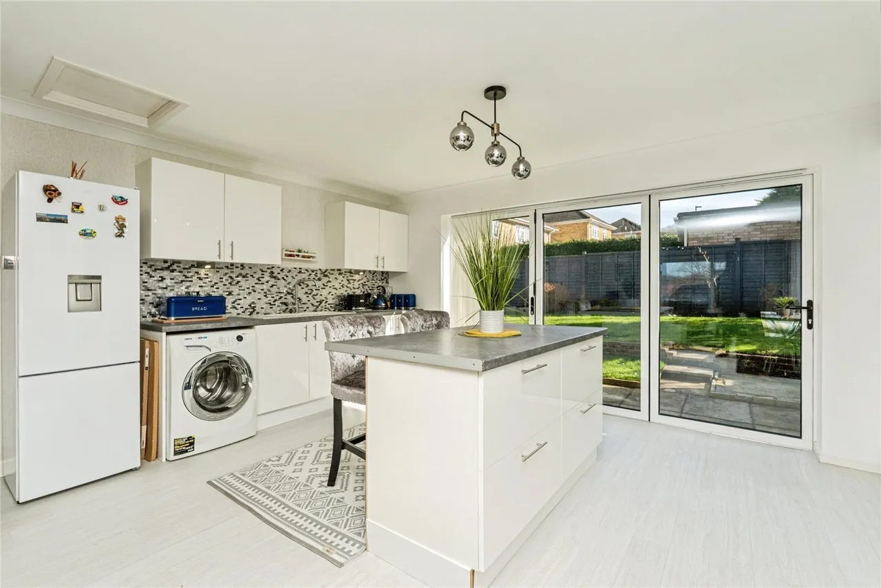 Downsview Drive, Midhurst, GU29, photo 15