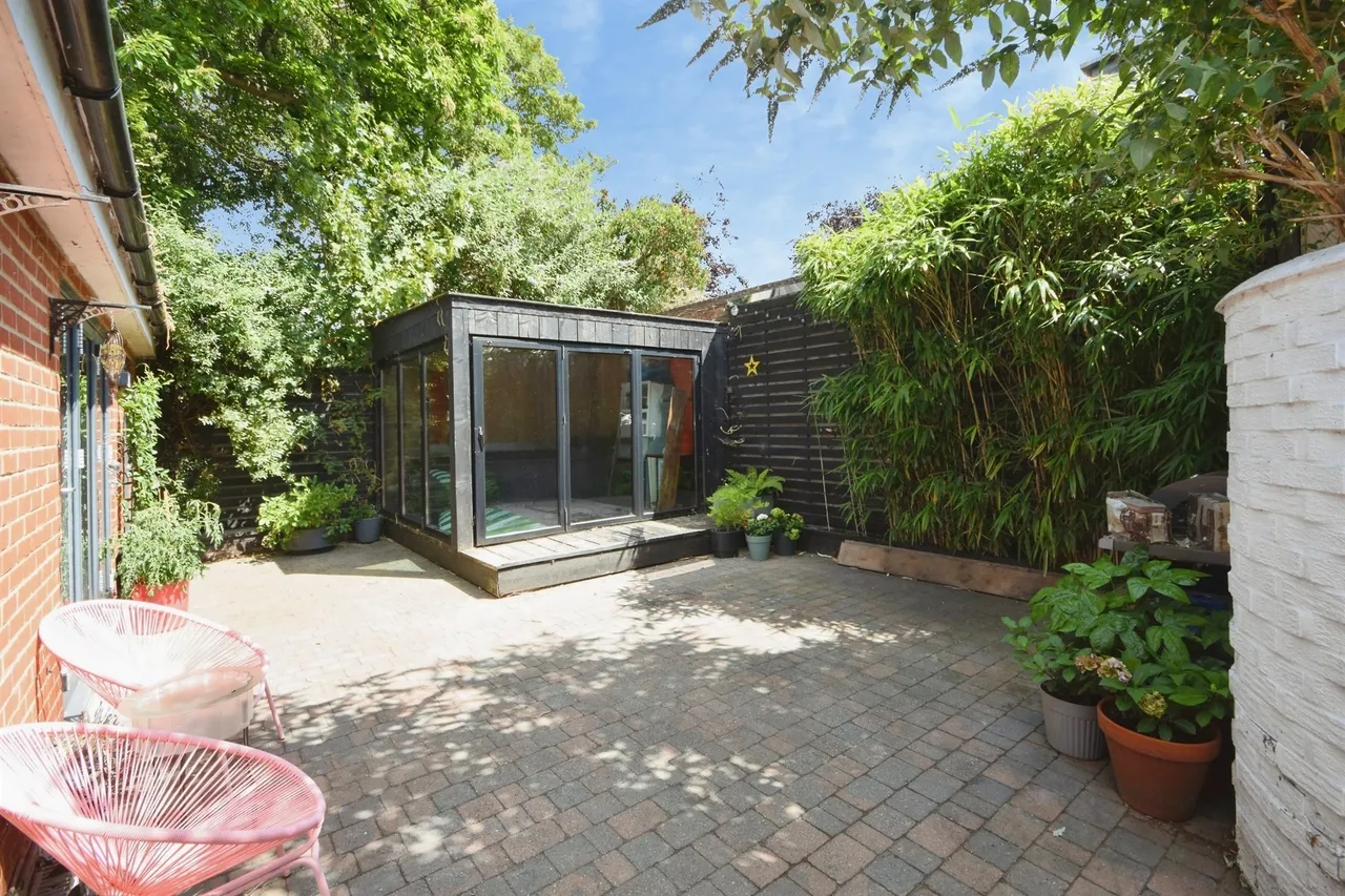 Debden Road, Saffron Walden, CB11, photo 6