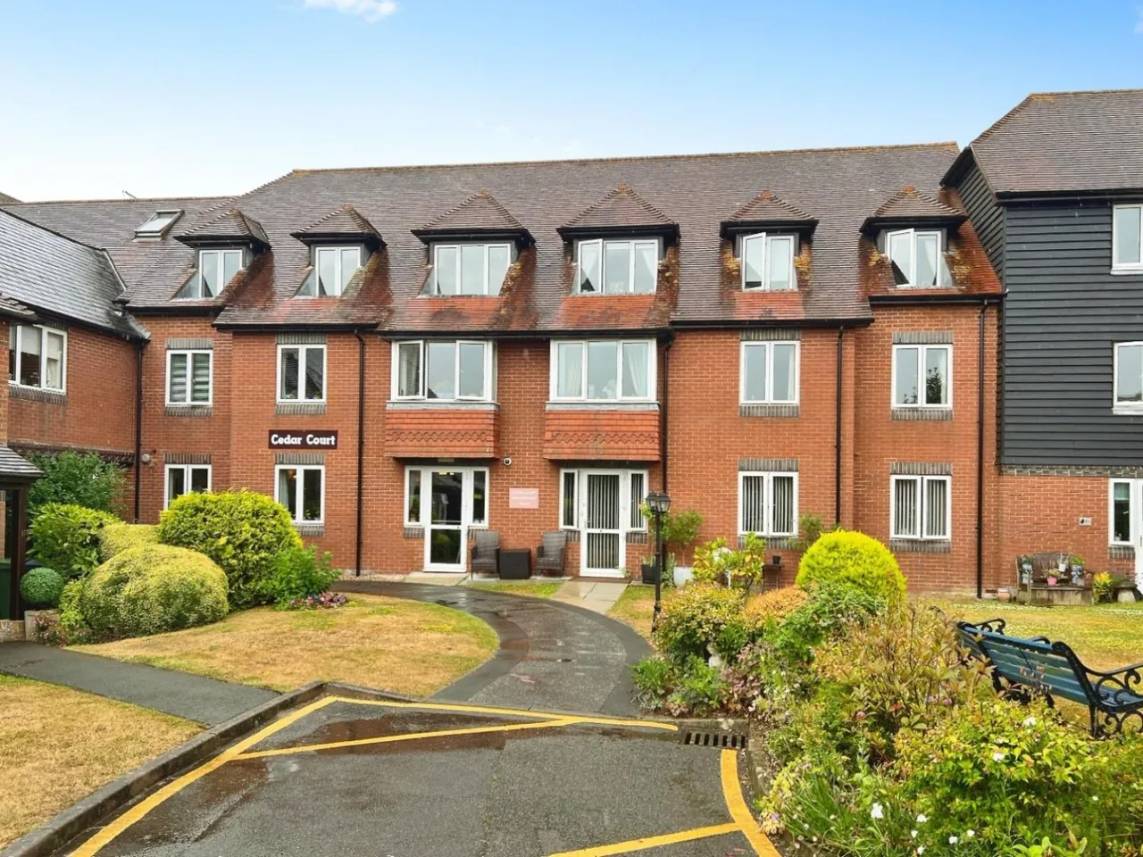 2 bed flat for sale — TENTERDEN