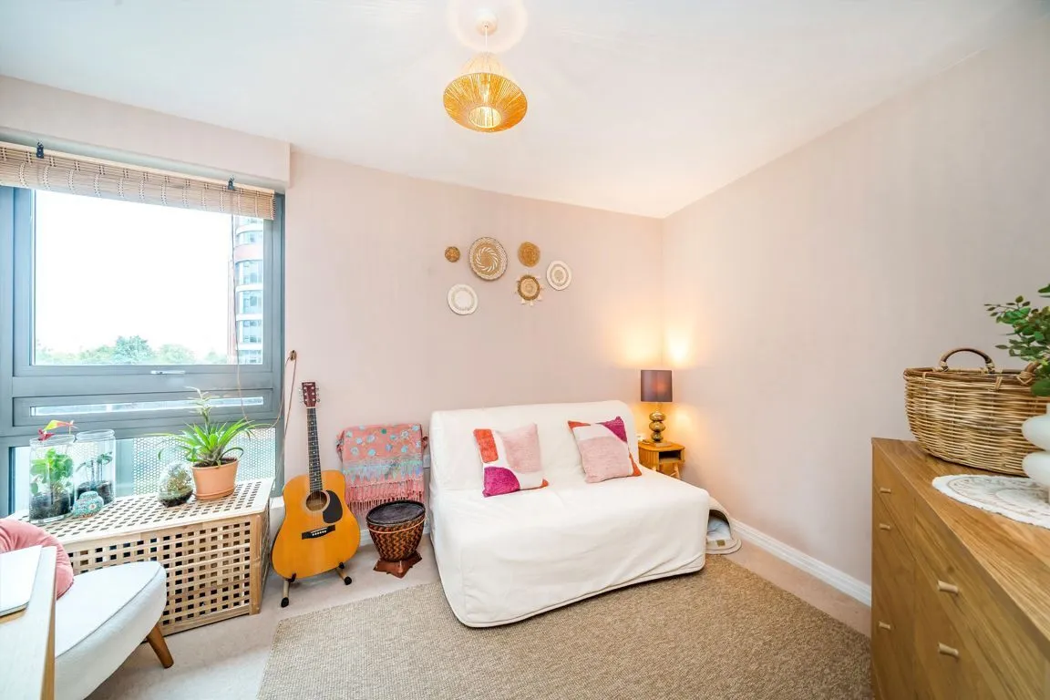 Victoria Road, North Acton, photo 5