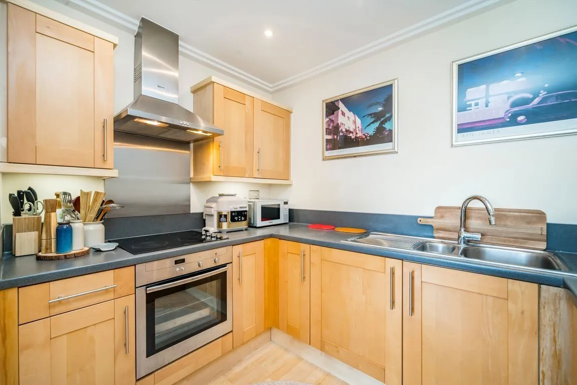 Victoria Road, North Acton, photo 4