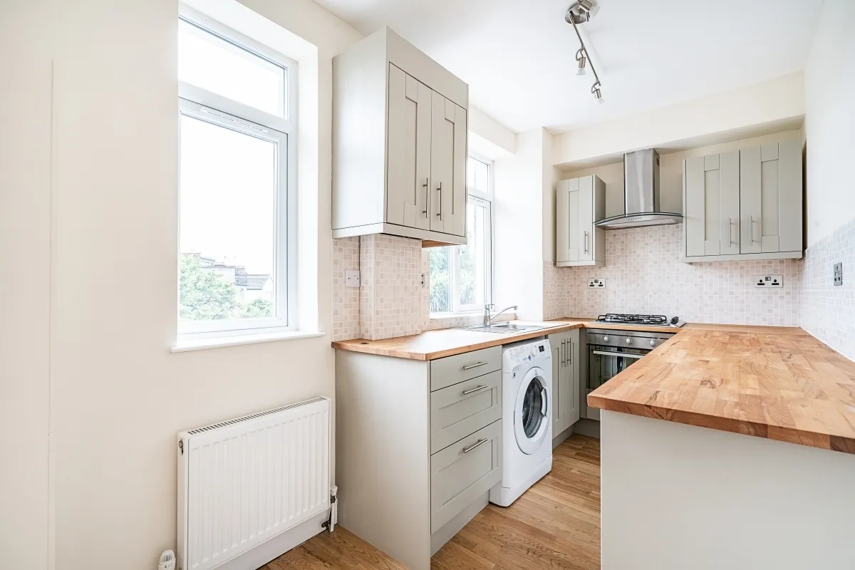 Alexandra Park Road, London, N10, photo 9