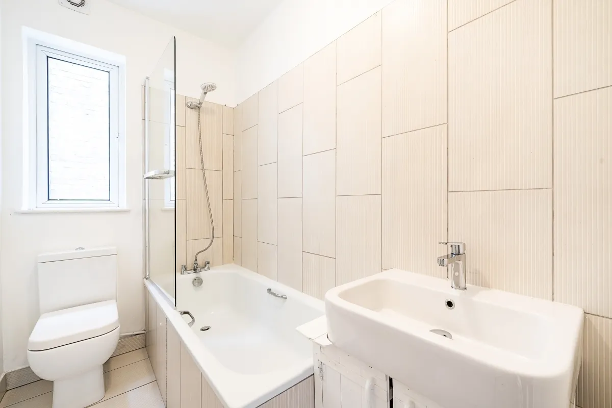 Alexandra Park Road, London, N10, photo 5