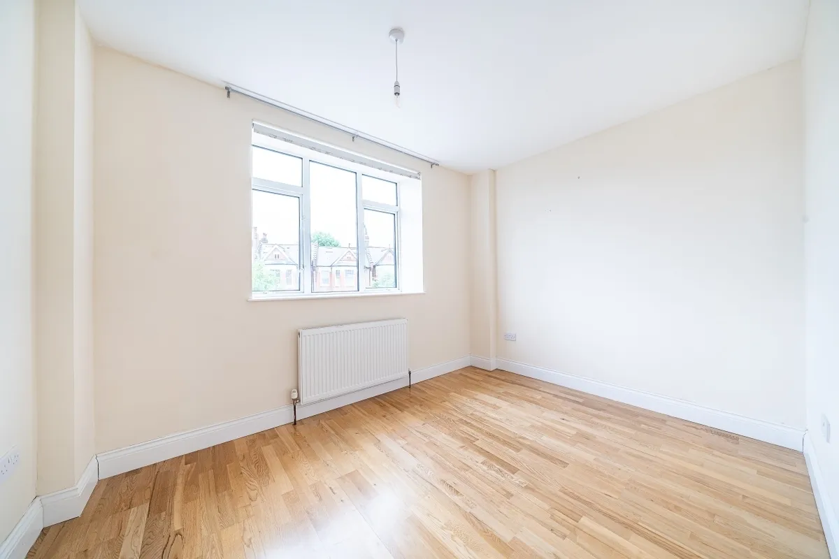 Alexandra Park Road, London, N10, photo 10