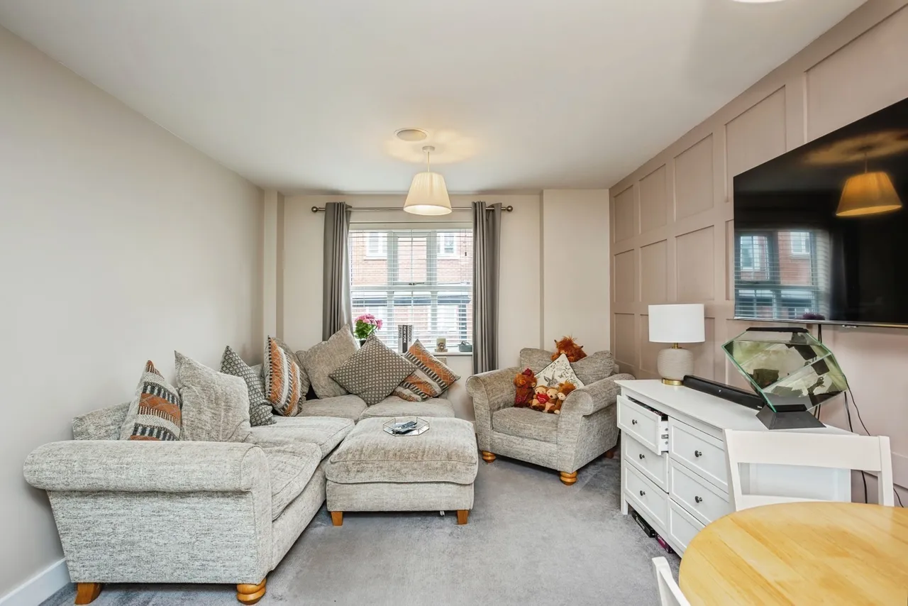 Hooks Close, Leicester, LE7, photo 2