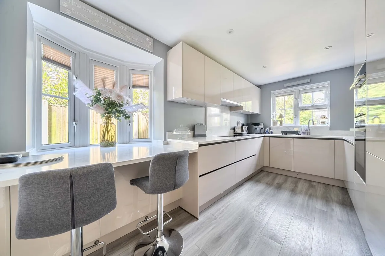 Heron Forstal Avenue, Hawkinge, CT18, photo 3