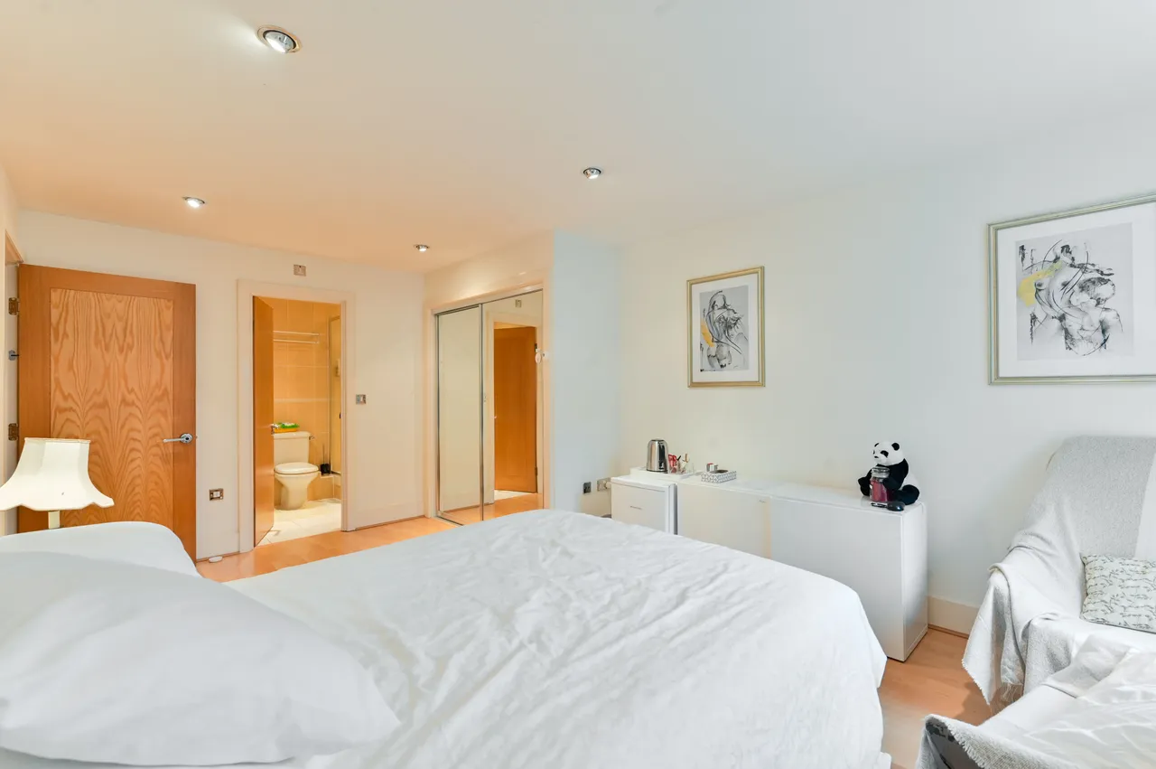 London, SW8, photo 8