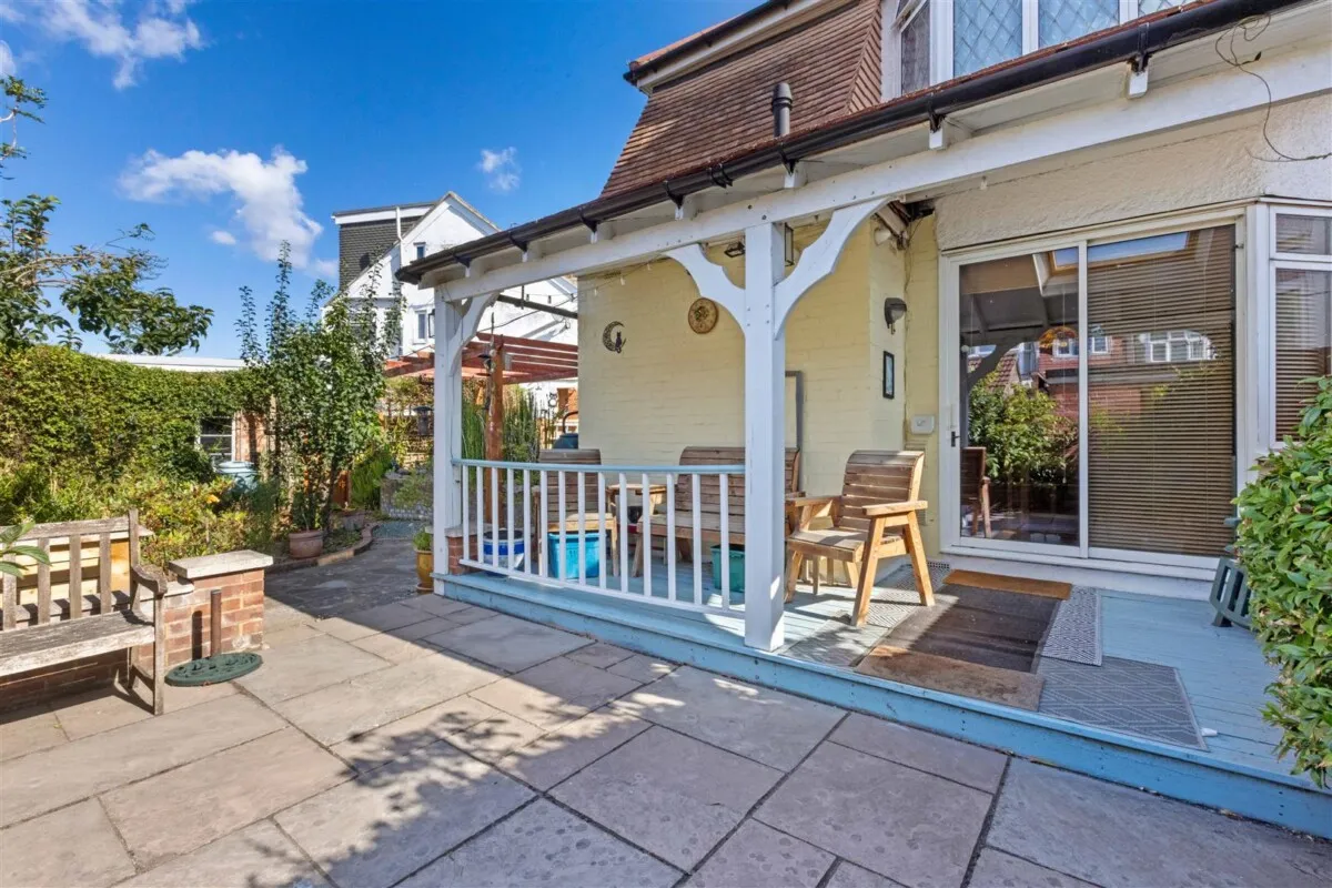 Catherine Gardens, Hounslow, TW3, photo 22