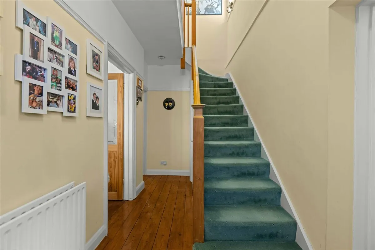 Catherine Gardens, Hounslow, TW3, photo 13