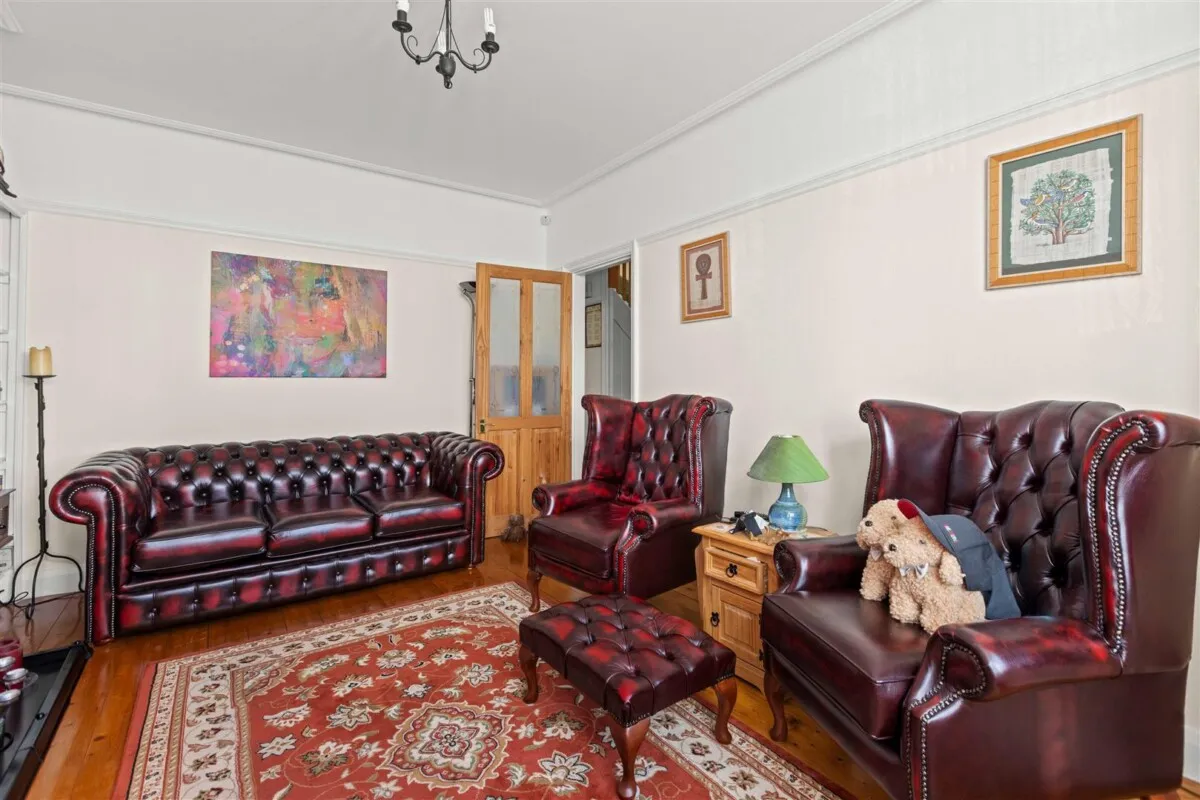 Catherine Gardens, Hounslow, TW3, photo 6