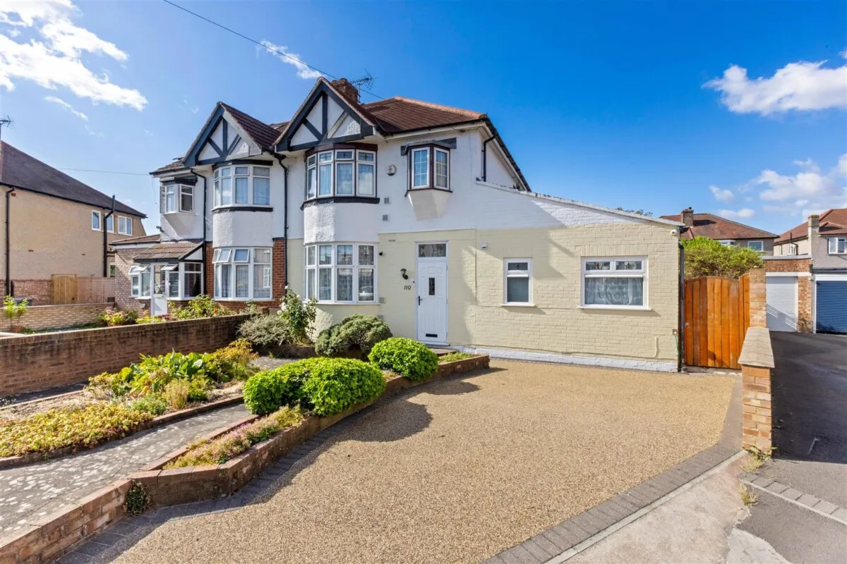 Catherine Gardens, Hounslow, TW3, photo 2