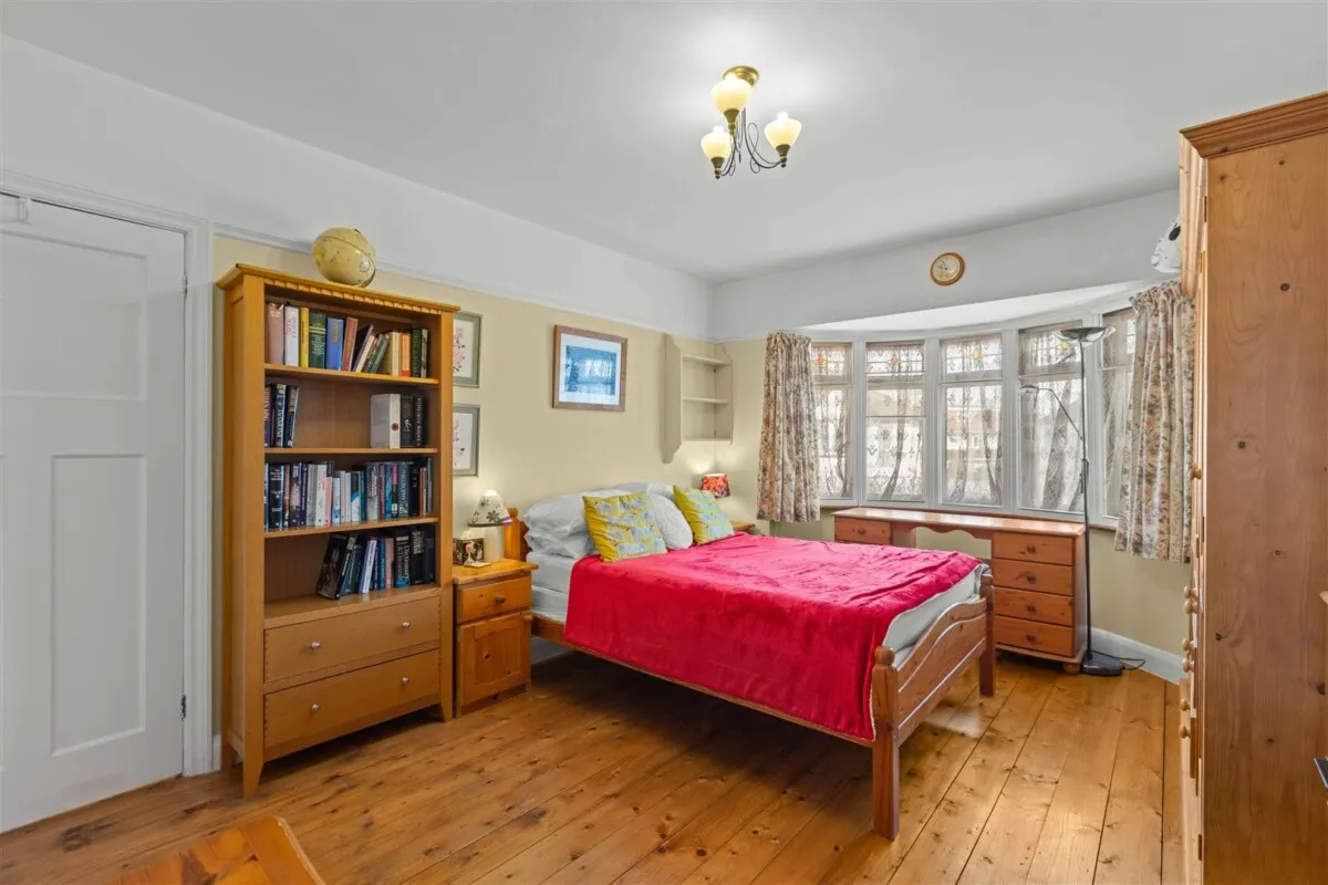 Catherine Gardens, Hounslow, TW3, photo 18