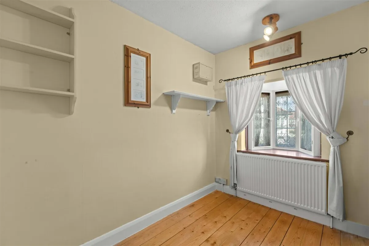 Catherine Gardens, Hounslow, TW3, photo 19