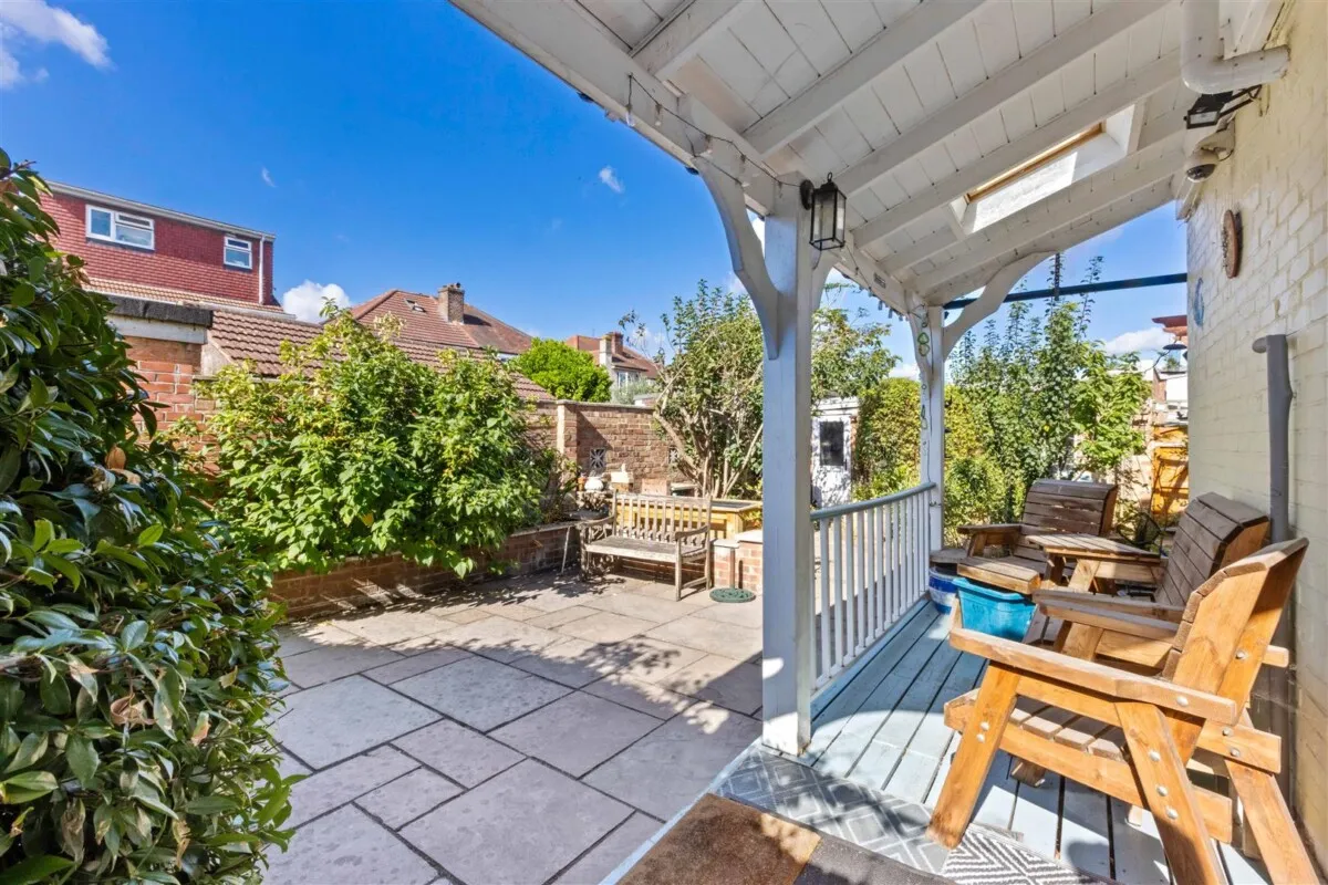 Catherine Gardens, Hounslow, TW3, photo 21