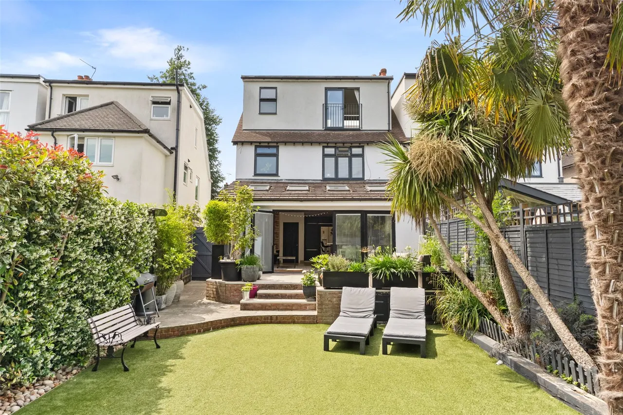 4 bed house for sale — Waldegrave Road, Teddington, TW11 8NA