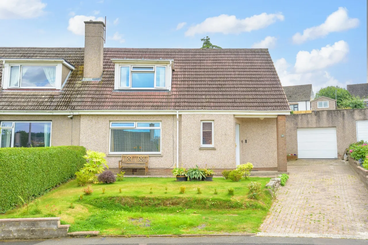 3 bed house for sale — Thimblehall Drive, Dunfermline, KY12 7RH