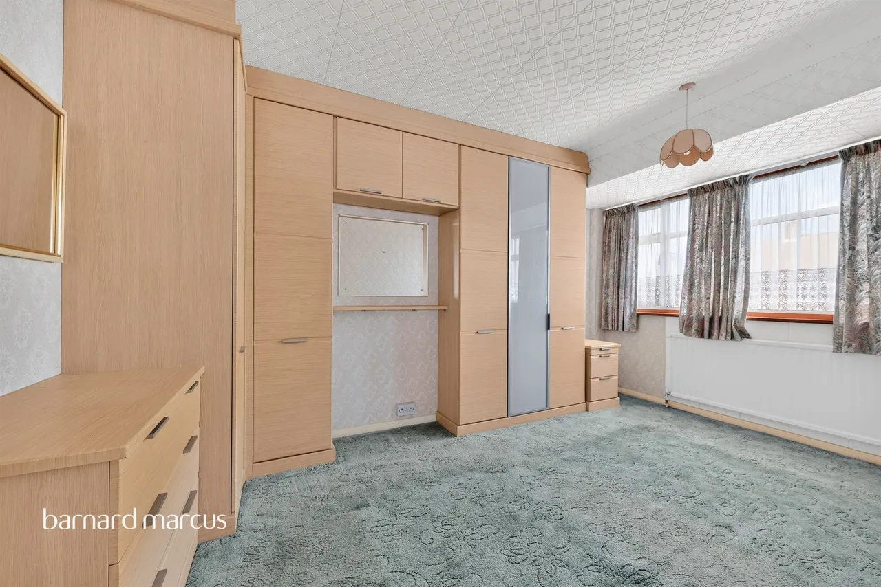 Harvest Road, Feltham, TW13, photo 6