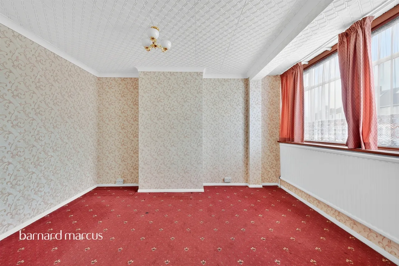 Harvest Road, Feltham, TW13, photo 3