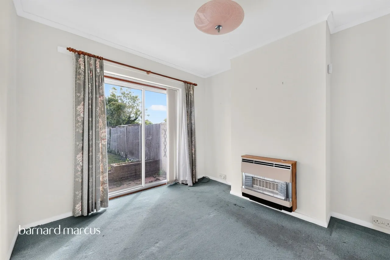 Harvest Road, Feltham, TW13, photo 4