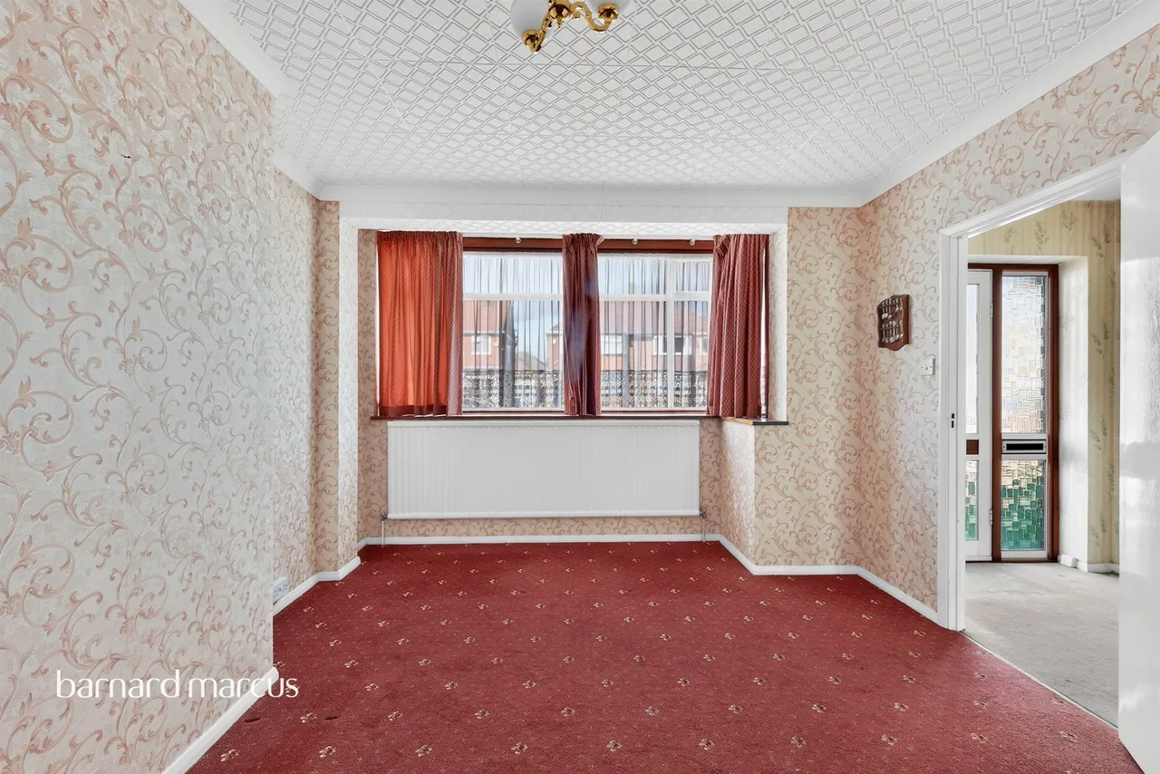 Harvest Road, Feltham, TW13, photo 2