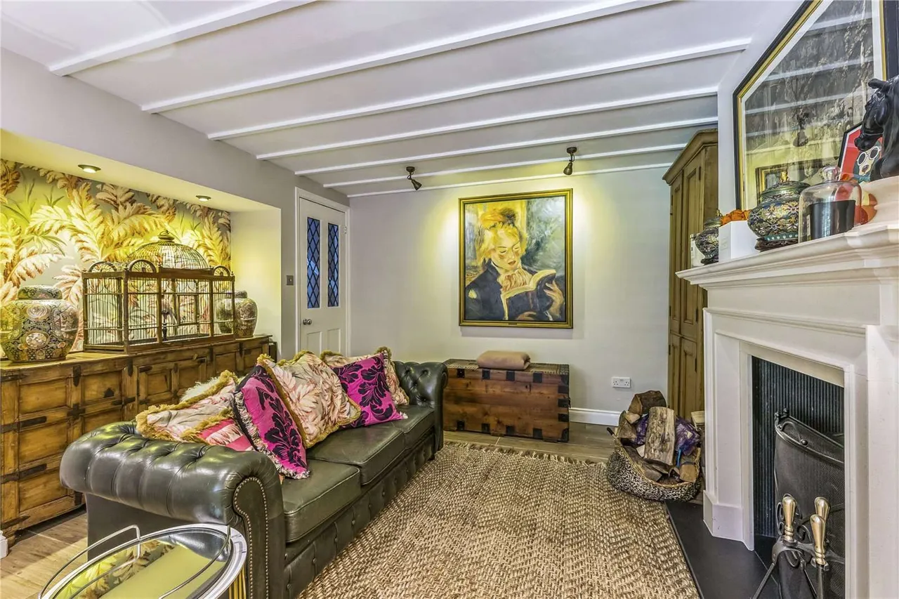 Ferry Lane, Medmenham, Marlow, Buckinghamshire, SL7 2EZ, photo 8