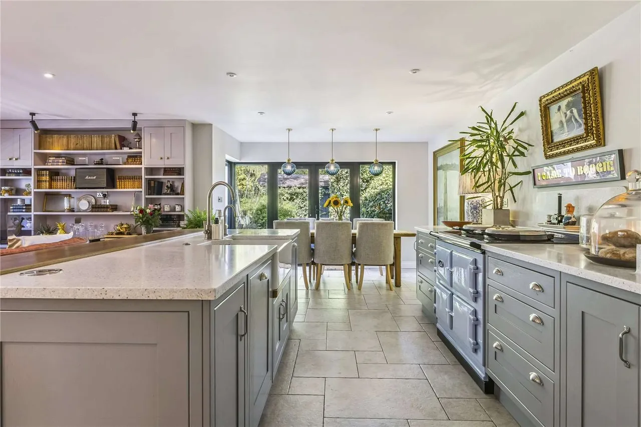Ferry Lane, Medmenham, Marlow, Buckinghamshire, SL7 2EZ, photo 5