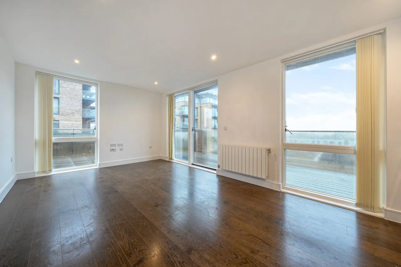 2 bed flat to rent — Handley Drive, SE3