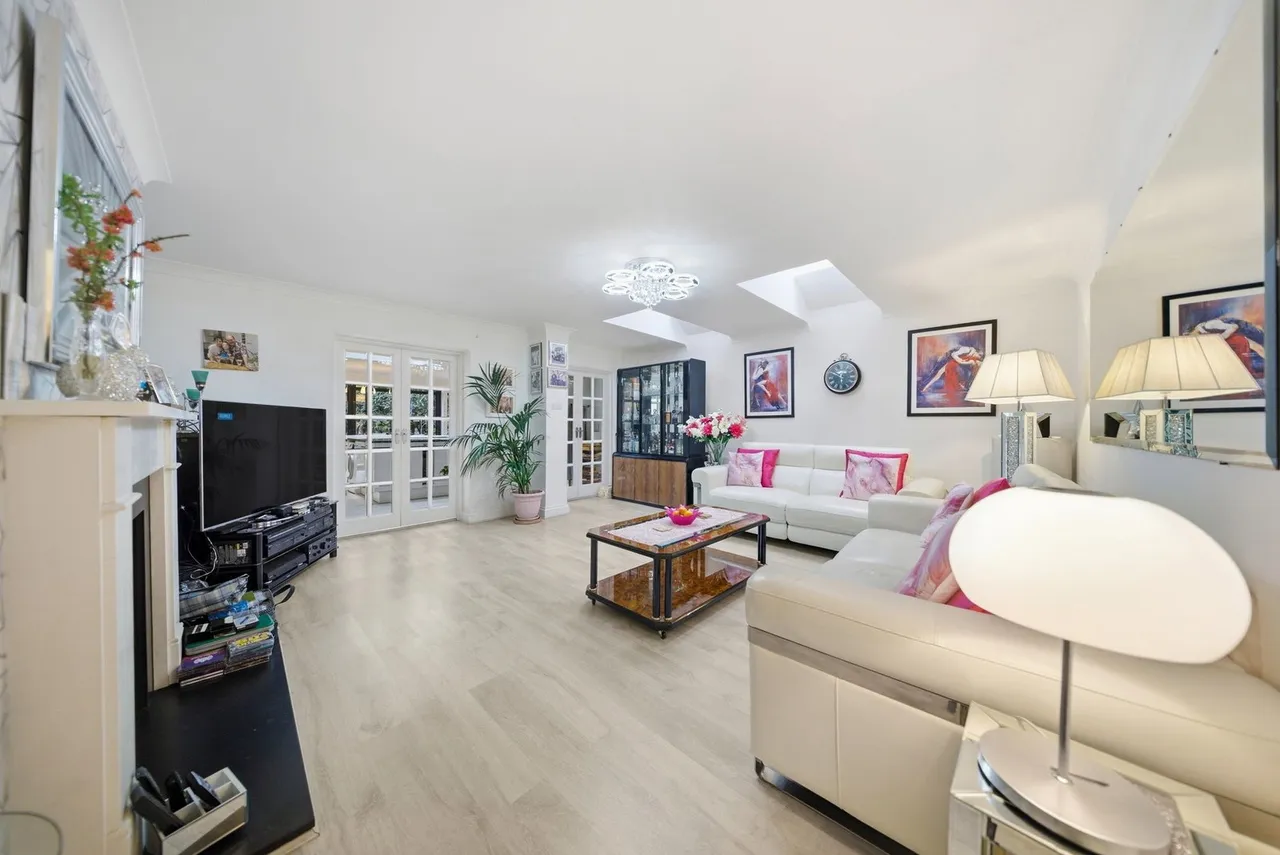 Blandford Road, Teddington TW11, photo 4
