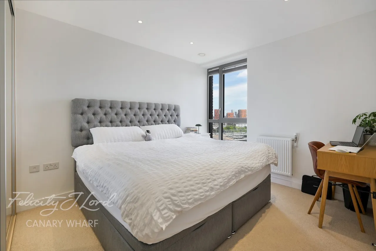 East Ferry Road, London, E14, photo 11
