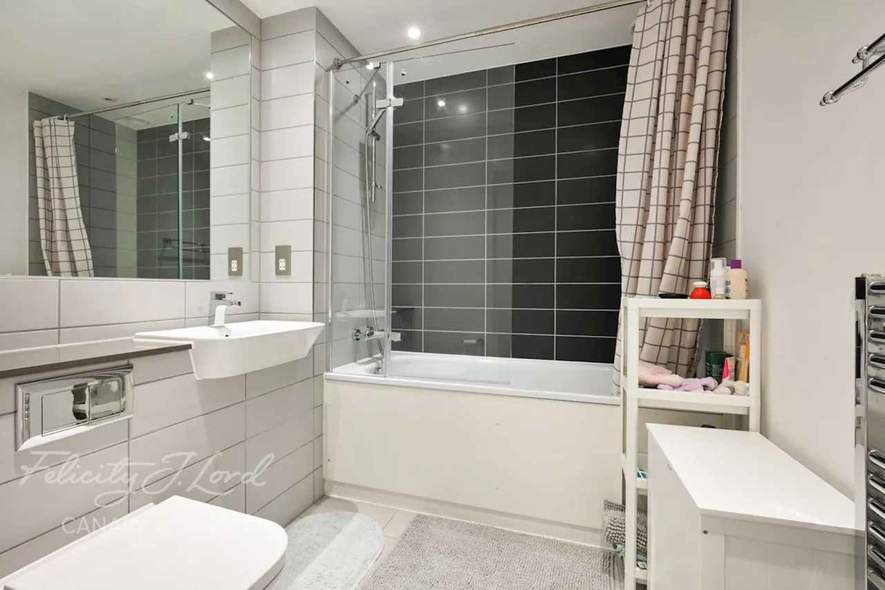 East Ferry Road, London, E14, photo 12