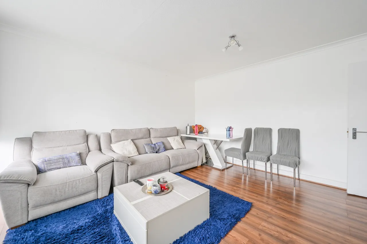 12 Berkeley House, 14 Wellington Way, London, photo 2