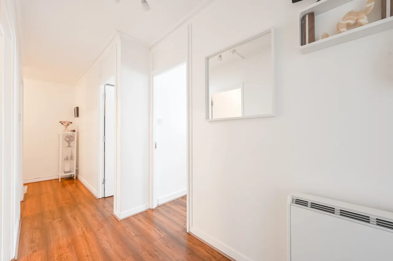 12 Berkeley House, 14 Wellington Way, London, photo 8
