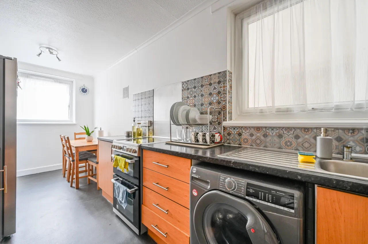 12 Berkeley House, 14 Wellington Way, London, photo 10