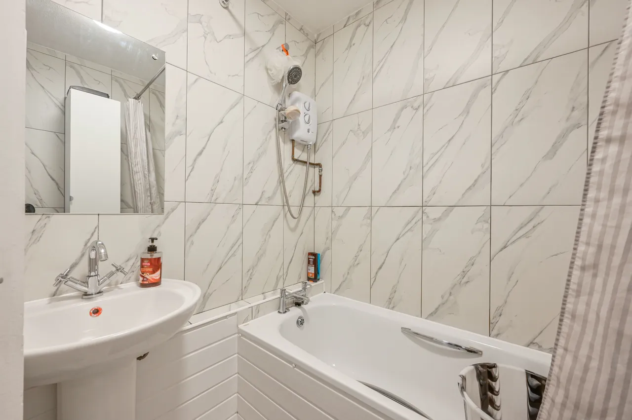 12 Berkeley House, 14 Wellington Way, London, photo 7