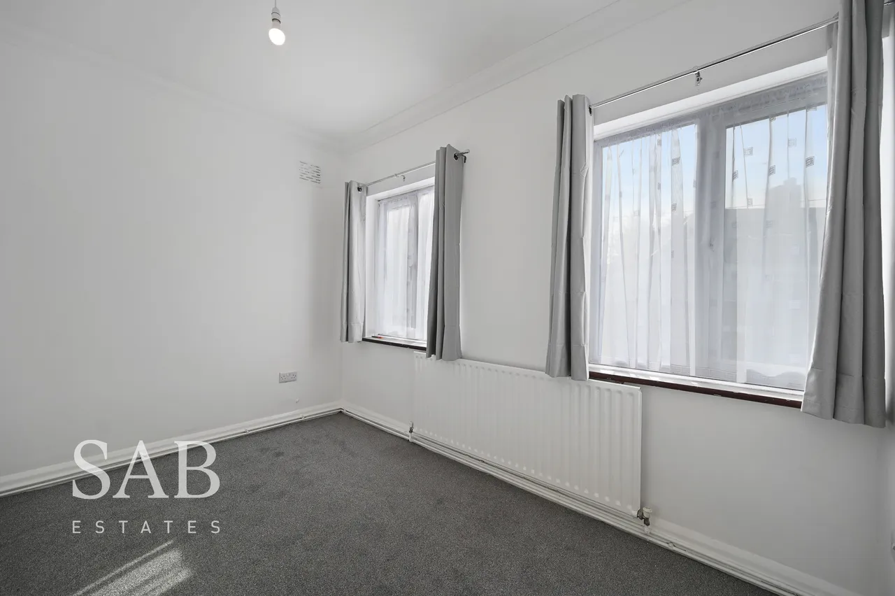 Greenway Gardens, Greenford, UB6, photo 4