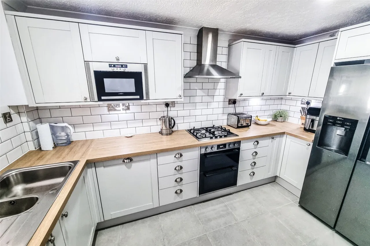 Kennet Close, Ash, Guildford, Surrey, GU12 6NN, photo 3