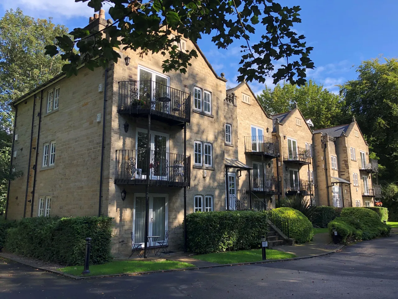 2 bed flat to rent, Quarry Dene, Weetwood, LS16