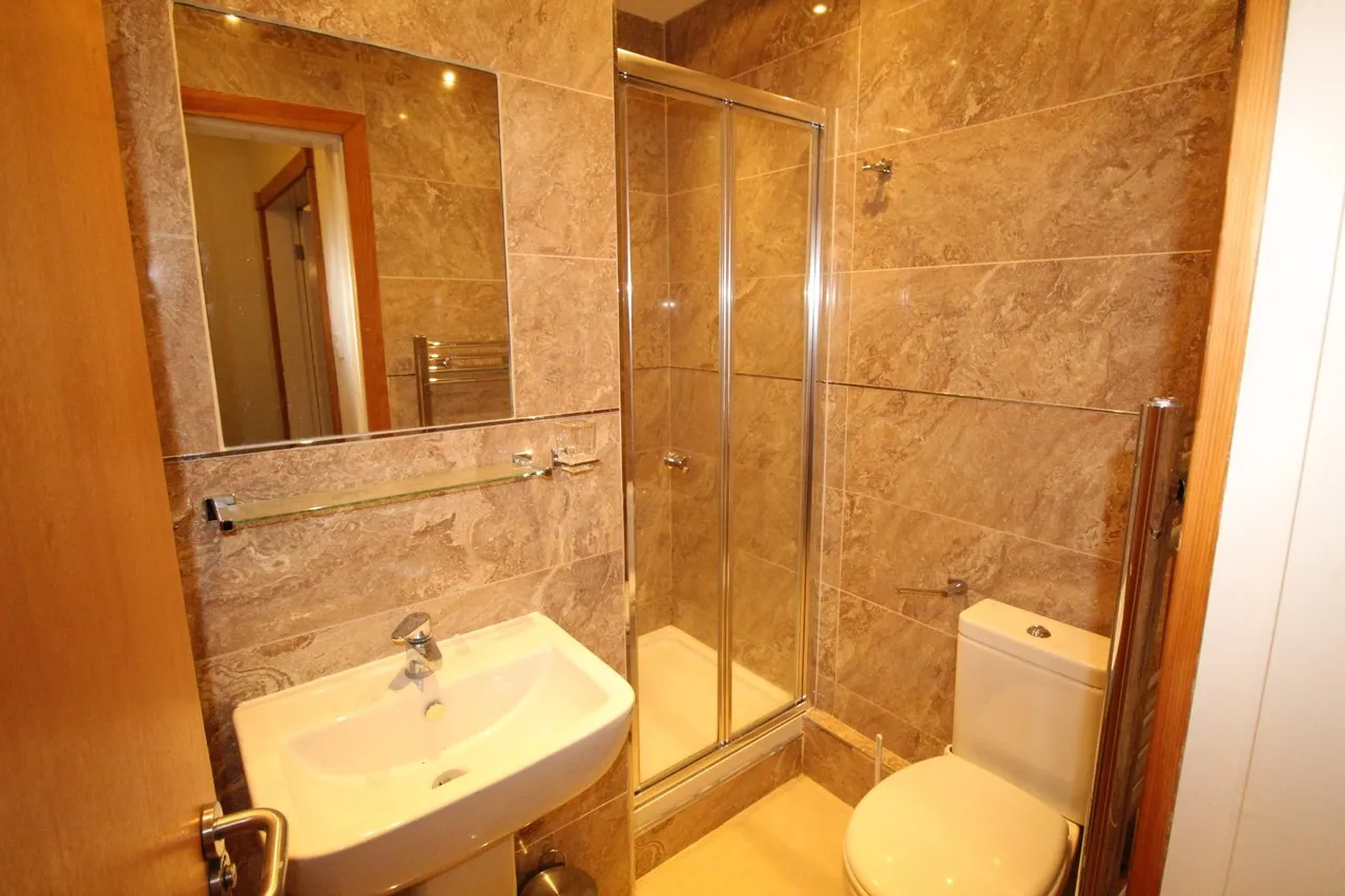 Quarry Dene, Weetwood, LS16, photo 8