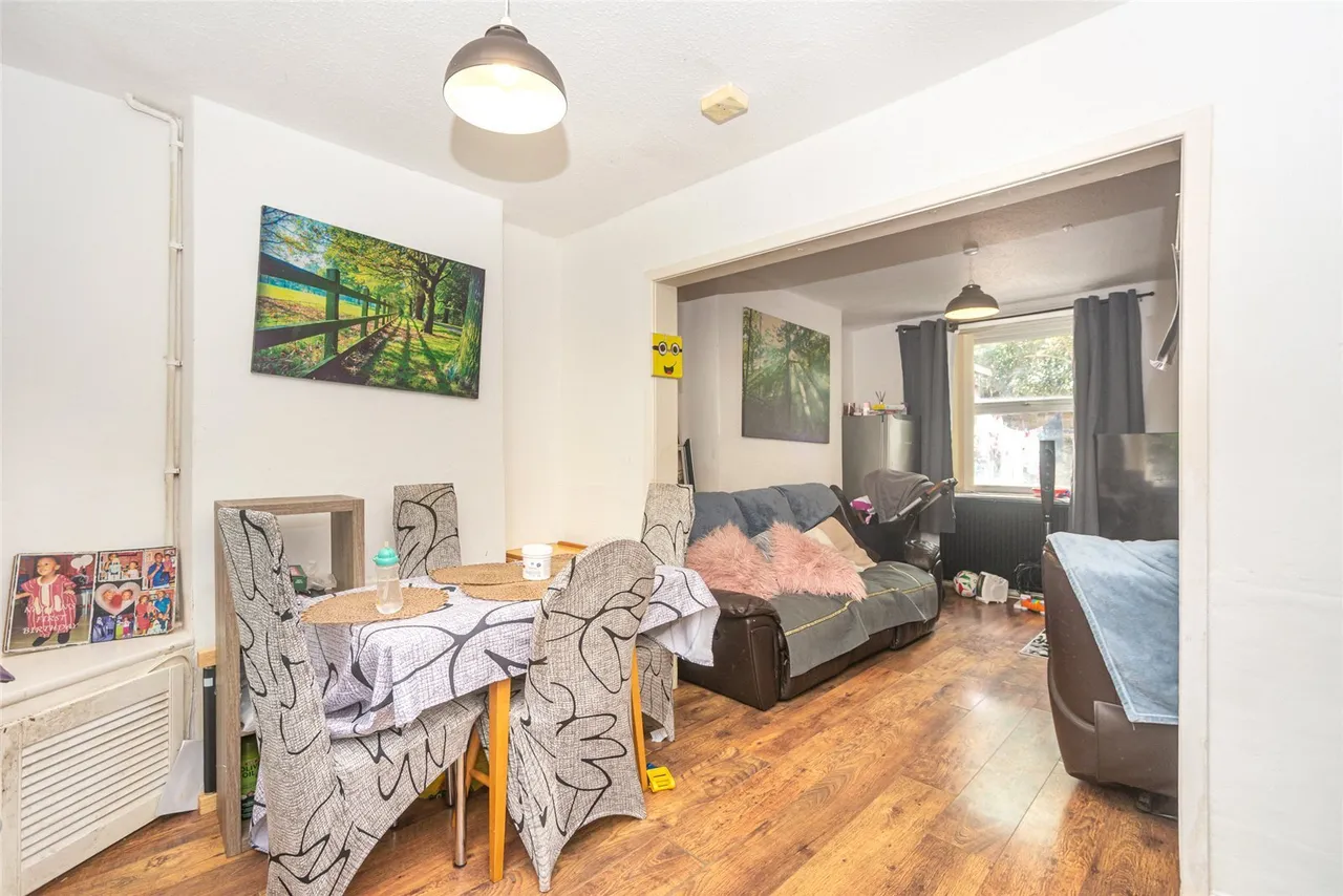 St. Pauls Terrace, Bangor, LL57, photo 2