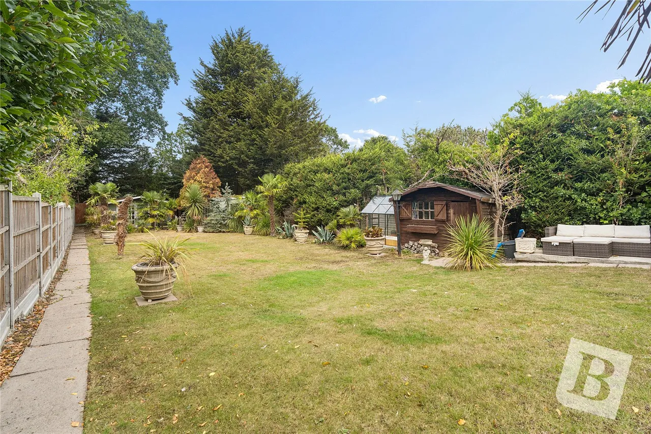 North Road, Havering-atte-Bower, RM4, photo 5